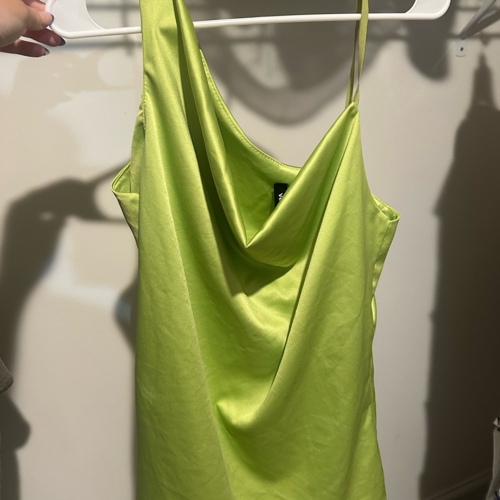 Cut top loved it for mardi gra and st.Patrick’s day